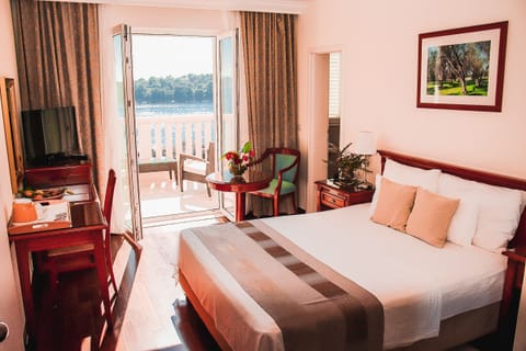 Double Room, Balcony, Sea View | Premium bedding, down comforters, minibar, in-room safe