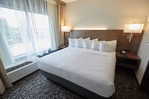 Superior Suite, 1 Bedroom, Kitchen | Premium bedding, desk, iron/ironing board, rollaway beds