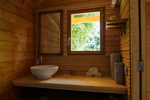 Comfort Cabin, Ensuite, River View (Cabane Bambou) | Bathroom | Free toiletries, hair dryer, bathrobes, towels