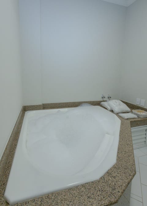 Superior Double Room | Jetted tub