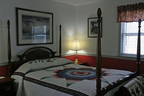 Deluxe Room, 1 Bedroom (Lonestar) | Premium bedding, individually decorated, individually furnished