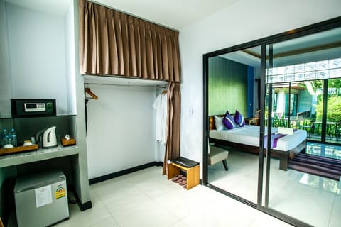 Deluxe Villa, 1 King Bed, Garden View, Garden Area | Premium bedding, Select Comfort beds, in-room safe, desk
