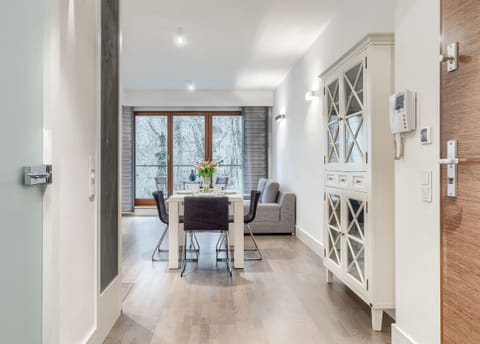 Apartment | Living room | 1-inch flat-screen TV with cable channels, TV