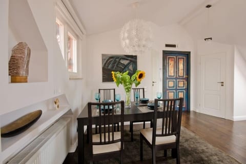 Apartment (Galeria I) | Living area | Flat-screen TV