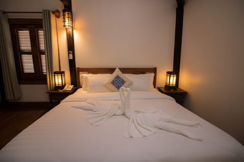 Deluxe Standard Room | Premium bedding, minibar, in-room safe, desk