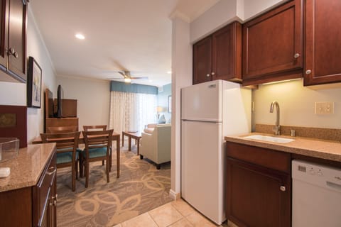 Suite, 1 King Bed with Sofa bed, Non Smoking, 2 Bathrooms | Private kitchen | Full-size fridge, microwave, stovetop, dishwasher