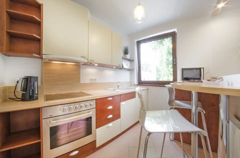 Classic Apartment, 1 Bedroom, Kitchenette (ul. Sobieskiego 29) | Private kitchenette | Fridge, stovetop, coffee/tea maker, electric kettle