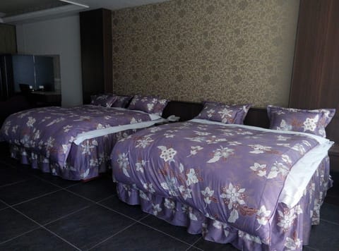 Family Quadruple Room, 2 Queen Beds | Desk, blackout drapes, free WiFi, wheelchair access