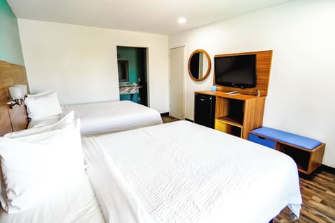 Deluxe Double Room | Desk, laptop workspace, soundproofing, free WiFi