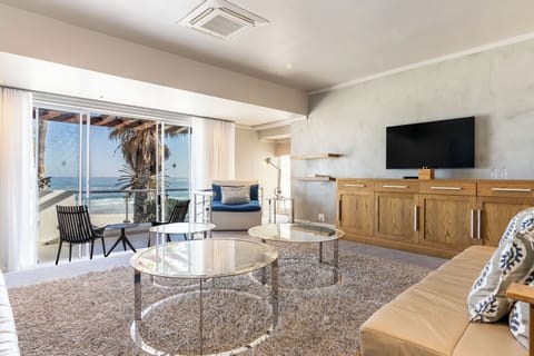 Sea and Mountain Suite | Living area | 42-inch Smart TV with satellite channels, TV, Netflix