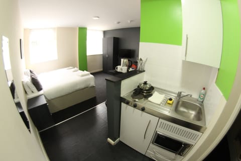 Double Room, Kitchen | Desk, iron/ironing board, free WiFi, bed sheets