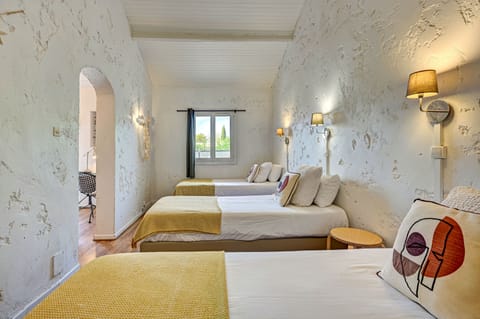 Family Suite, 2 Bedrooms | Premium bedding, desk, free WiFi, bed sheets