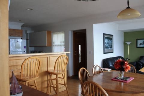 Basic Apartment, 2 Bedrooms, Ground Floor | Living area | 55-inch TV with cable channels