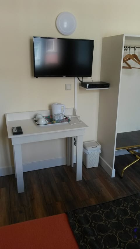 Twin Room | Room amenity