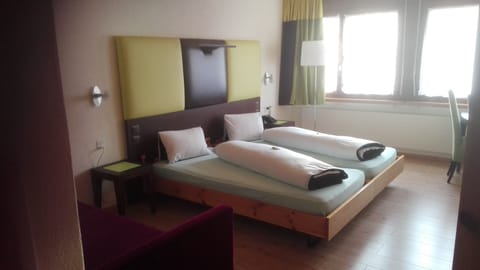 Double Room | In-room safe, desk, iron/ironing board, free WiFi