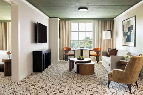 Suite (Greenwich Suite) | Premium bedding, down comforters, in-room safe, desk