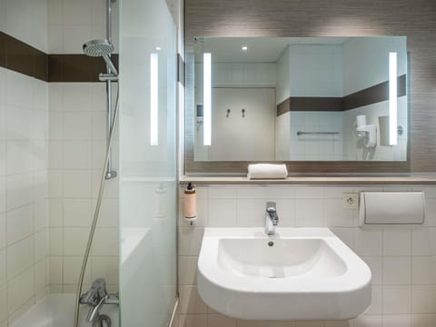 Premium bedding, pillowtop beds, in-room safe, desk