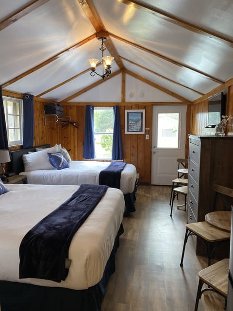 Cabin, 2 Queen Beds, Non Smoking, Kitchenette | Individually decorated, individually furnished, laptop workspace