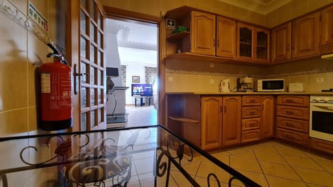 Royal Villa, 4 Bedrooms, Pool View | Private kitchen | Fridge, microwave, stovetop, cookware/dishes/utensils