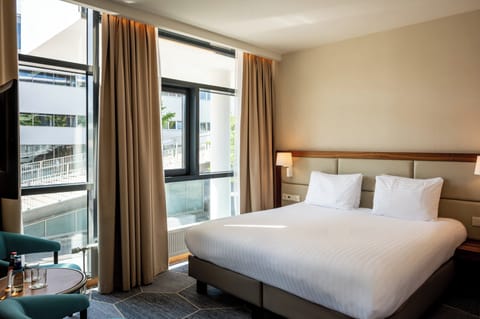 Minibar, in-room safe, desk, laptop workspace