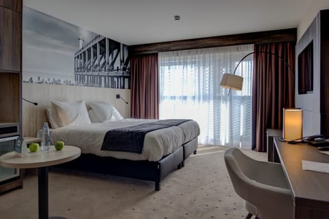 Superior Room, 1 Double Bed | Minibar, in-room safe, desk, soundproofing