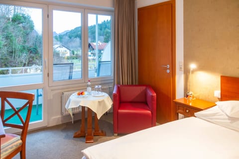 Comfort Single Room, 1 Double Bed | Hypo-allergenic bedding, desk, laptop workspace, blackout drapes