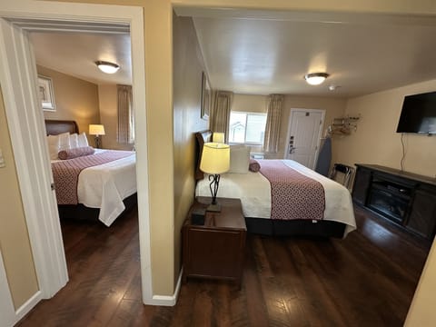 Suite, 2 Bedrooms (2 King Beds) | Premium bedding, pillowtop beds, blackout drapes, free WiFi