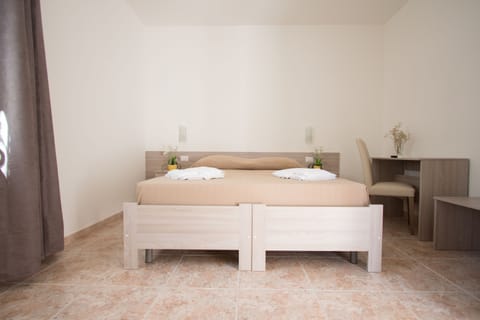 Comfort Apartment, 2 Bedrooms, 2 Bathrooms | Desk, iron/ironing board, rollaway beds, free WiFi