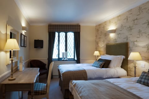 Comfy Twin Room | 1 bedroom, iron/ironing board, rollaway beds, free WiFi