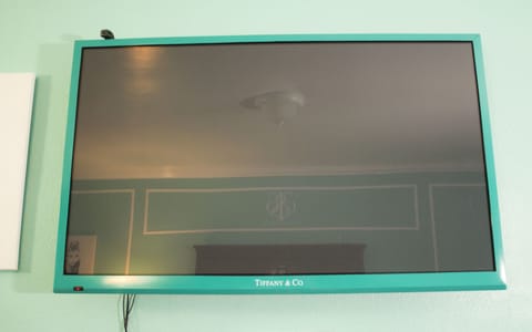 In-room safe, desk, iron/ironing board, cribs/infant beds