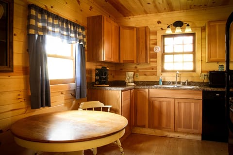 Wolf Cabin | Private kitchen | Microwave, coffee/tea maker, toaster