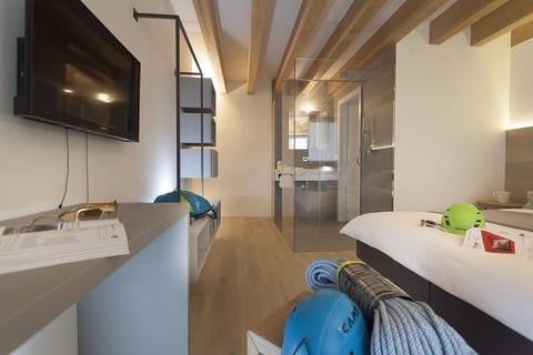 Deluxe Double Room, Balcony | Room amenity