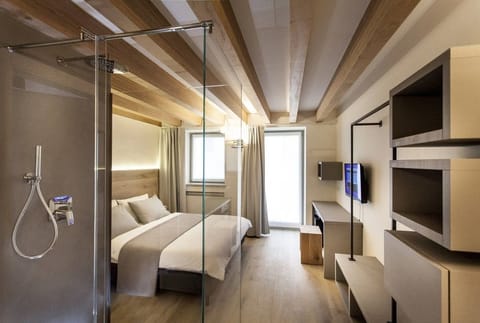 Deluxe Double Room, Balcony | Premium bedding, in-room safe, individually decorated