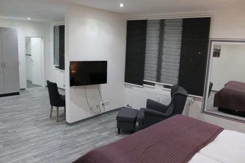 Deluxe Double Room | In-room safe, desk, soundproofing, rollaway beds