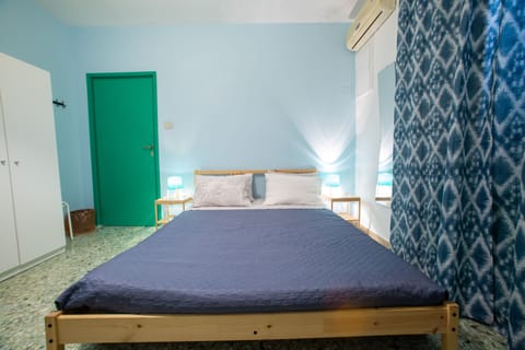 Quadruple Room, Shared Bathroom (Aria) | Blackout drapes, cribs/infant beds, rollaway beds, free WiFi