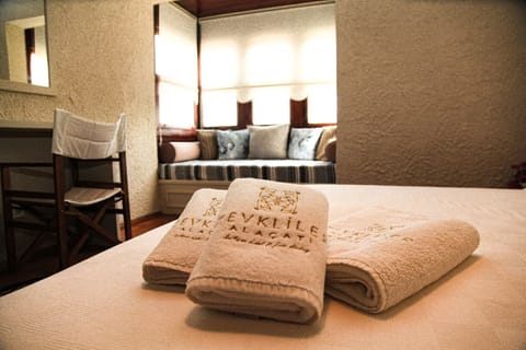 Deluxe Room | Premium bedding, soundproofing, free WiFi, bed sheets