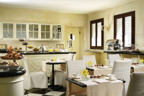 Daily buffet breakfast (EUR 20 per person)