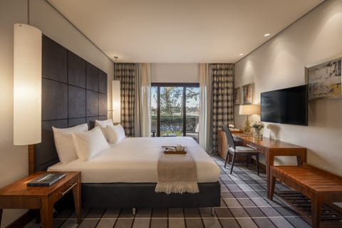 Deluxe Suite Monte Mulini | Premium bedding, down comforters, minibar, in-room safe