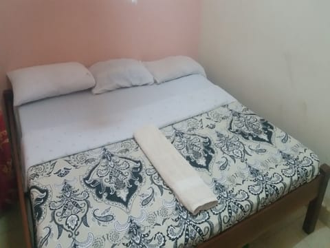 Basic Double Room, 1 King Bed | Desk, laptop workspace, free WiFi, bed sheets