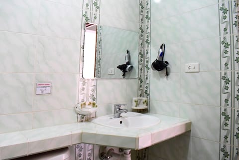 City Double or Twin Room | Bathroom | Shower, designer toiletries, towels