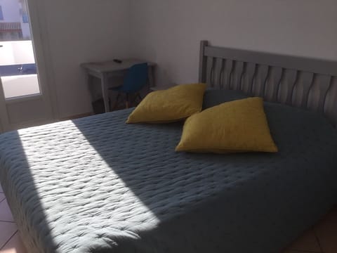 Double Room, Balcony | Desk, free WiFi, bed sheets