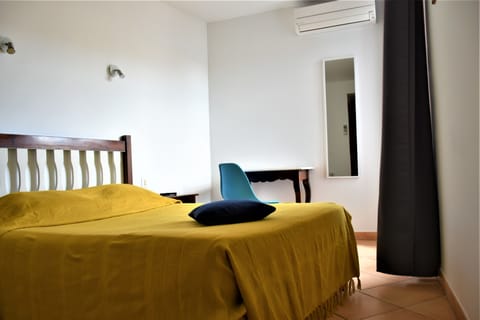 Double Room, Terrace | Desk, free WiFi, bed sheets