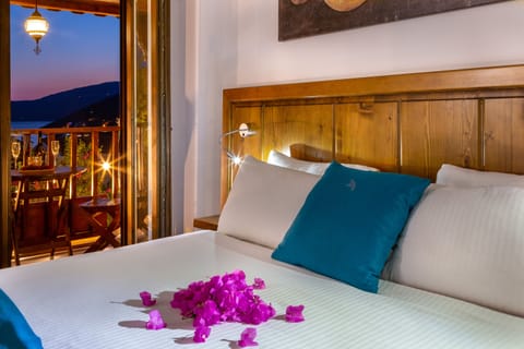 Honeymoon Double Room, Balcony, Sea View | Premium bedding, in-room safe, individually decorated, soundproofing