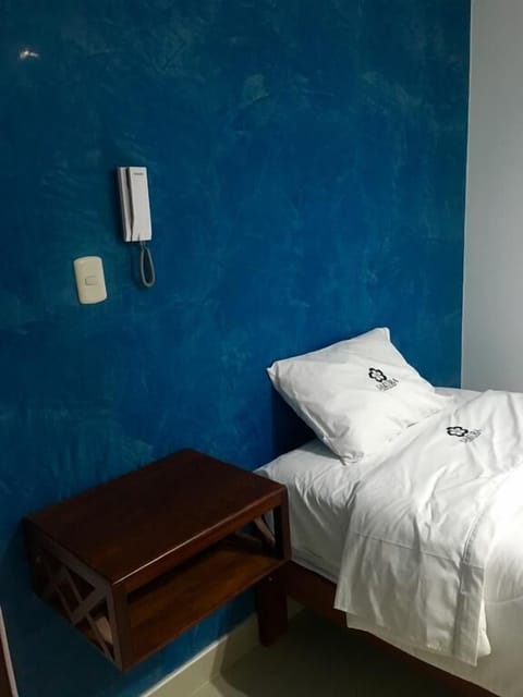 Single Room | Desk, iron/ironing board, free WiFi