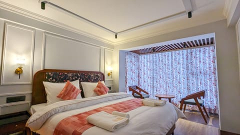 Deluxe Room | Soundproofing, rollaway beds