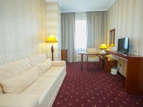 Junior Suite | Living room | Plasma TV