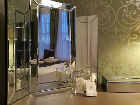 Signature Suite, Sea View | Premium bedding, minibar, laptop workspace, free WiFi