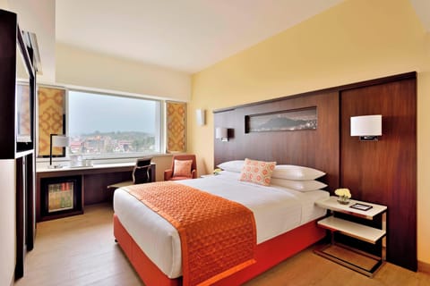 Superior Room, 1 Queen Bed, Non Smoking | Minibar, in-room safe, individually decorated, individually furnished