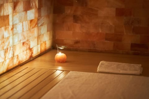 Aromatherapy, sports massages, 2 treatment rooms, massages