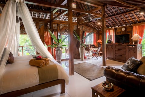 Two Bedroom  Deluxe Suite with Rainforest View | Egyptian cotton sheets, premium bedding, pillowtop beds, minibar